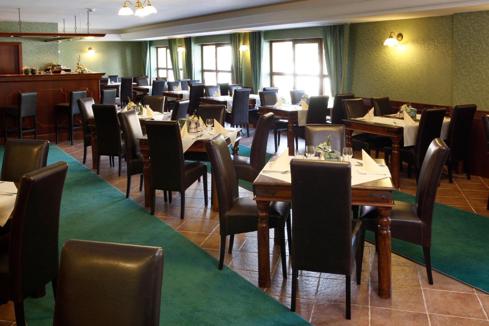 Hotel Majolika Modra Eksteriør bilde