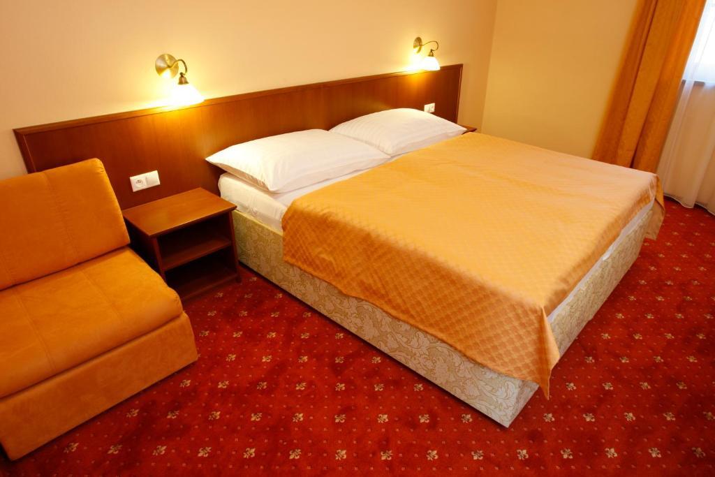 Hotel Majolika Modra Rom bilde